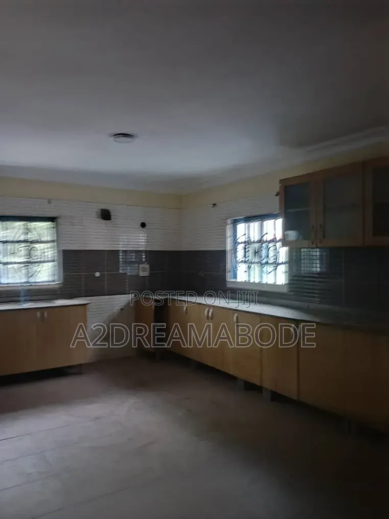 6bdrm Duplex in Adeniyi Jones for rent