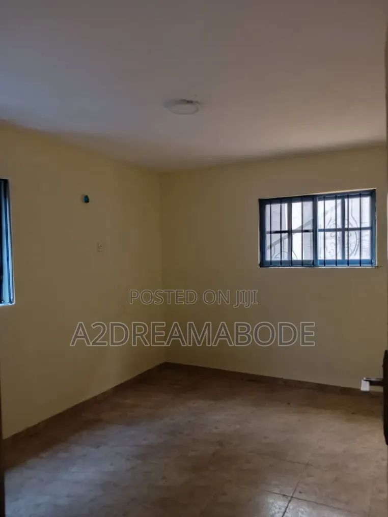6bdrm Duplex in Adeniyi Jones for rent