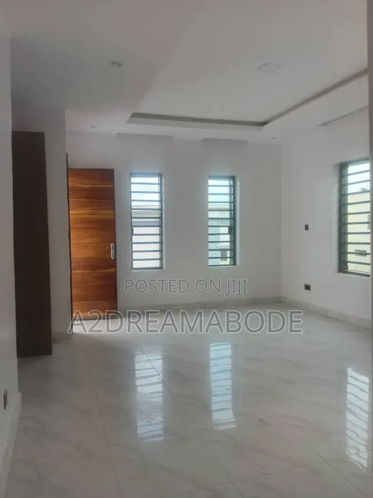 5bdrm Duplex in Ikeja Gra for rent