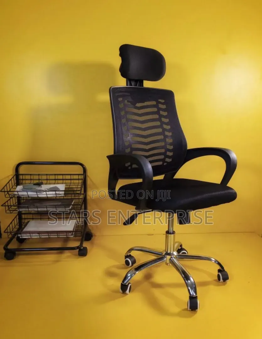 Swivel Office Chair With Headrest.