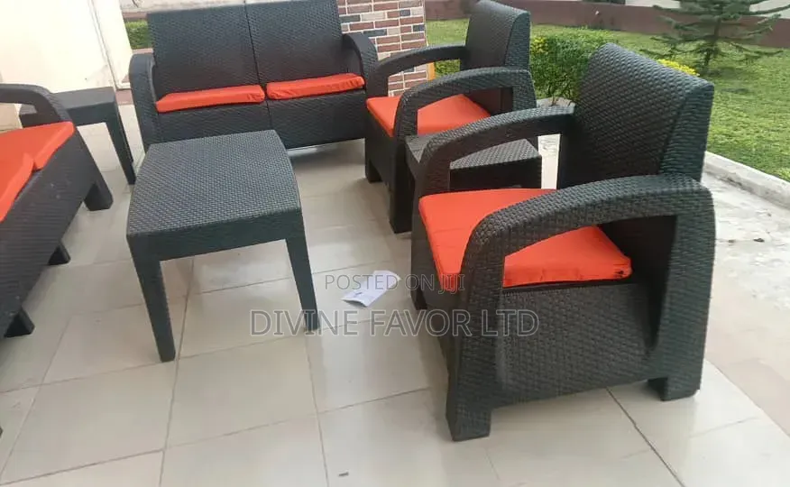 7 Seater Plastic Outdoor Set