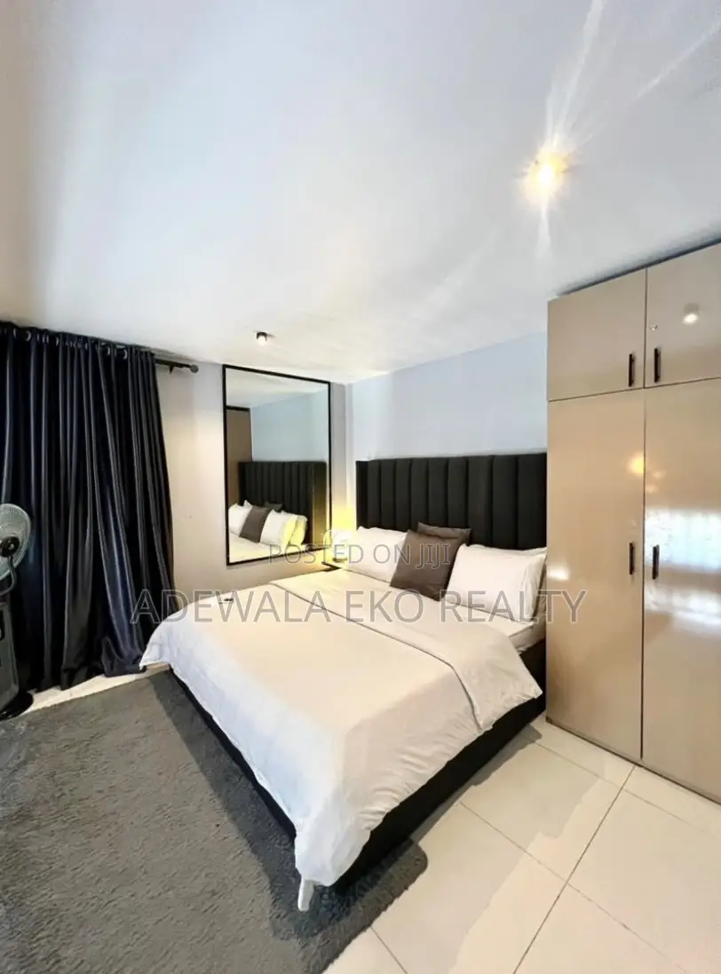 Luxury 1 Bedroom Loft Yaba - 1 Min to Train Station (Pool Rooftop)