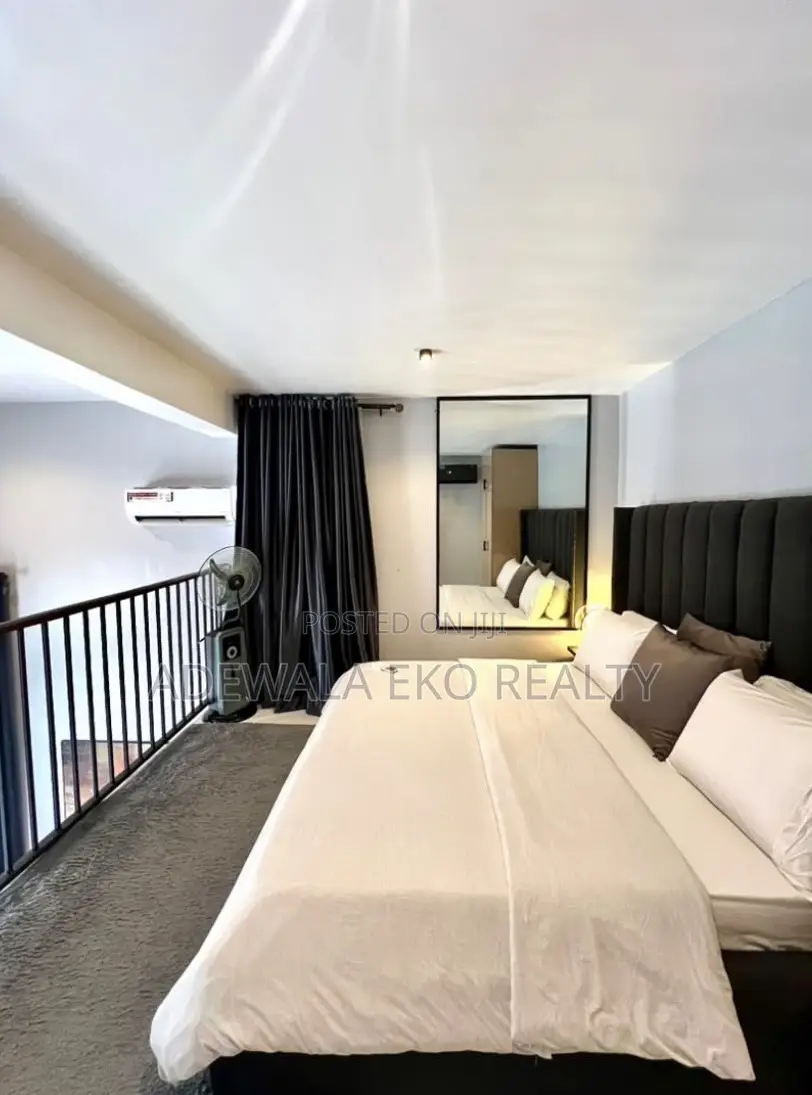 Luxury 1 Bedroom Loft Yaba - 1 Min to Train Station (Pool Rooftop)