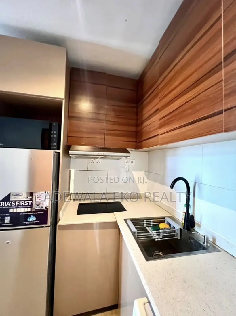 Luxury 1 Bedroom Loft Yaba - 1 Min to Train Station (Pool Rooftop)