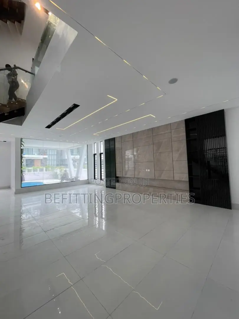 5bdrm Duplex in Lekki for sale