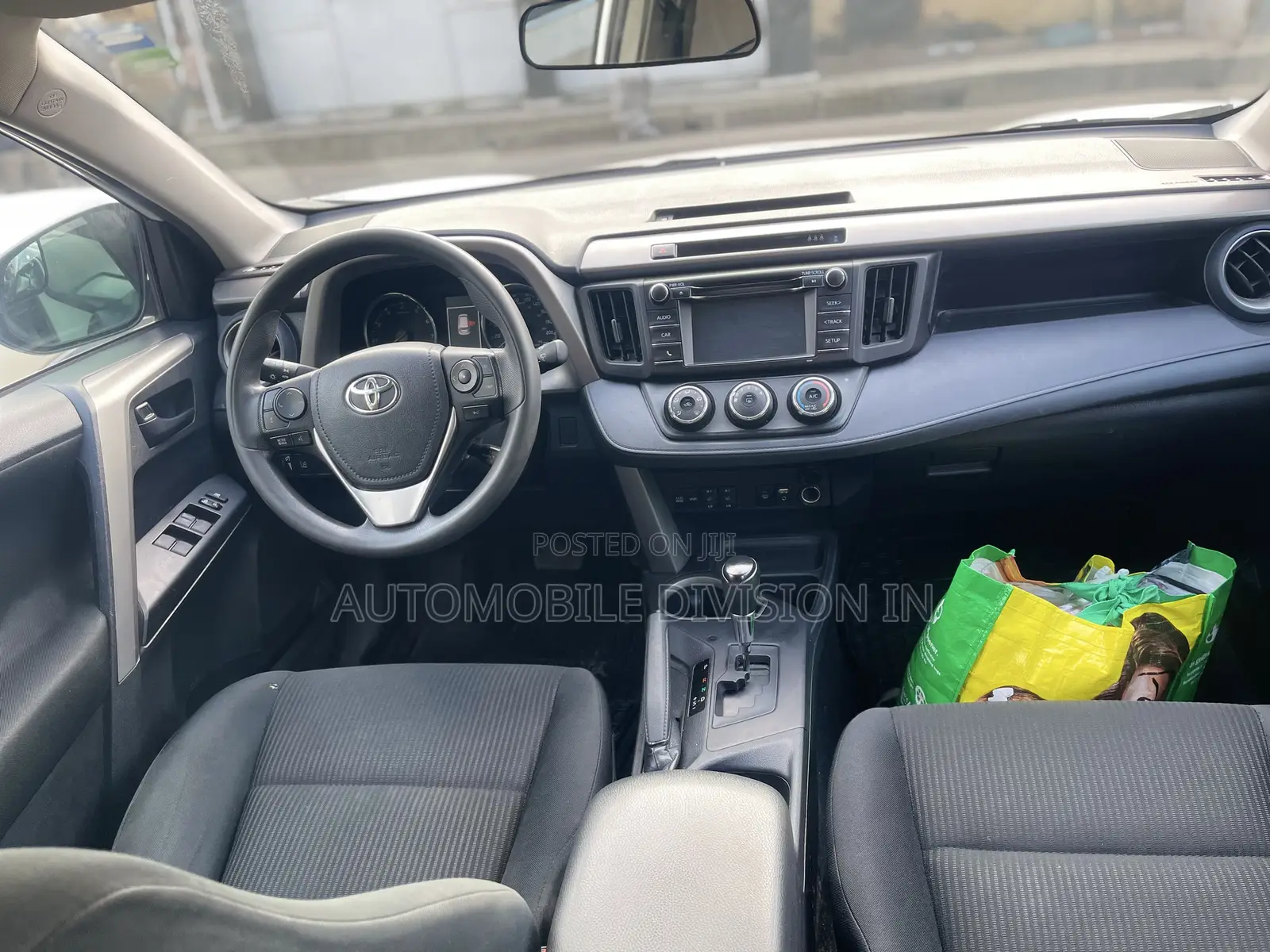 Toyota RAV4 LE AWD (2.5L 4cyl 6A) 2017 White