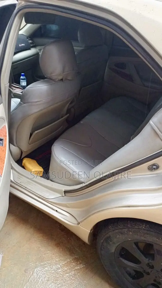 Toyota Camry 2008 Gold