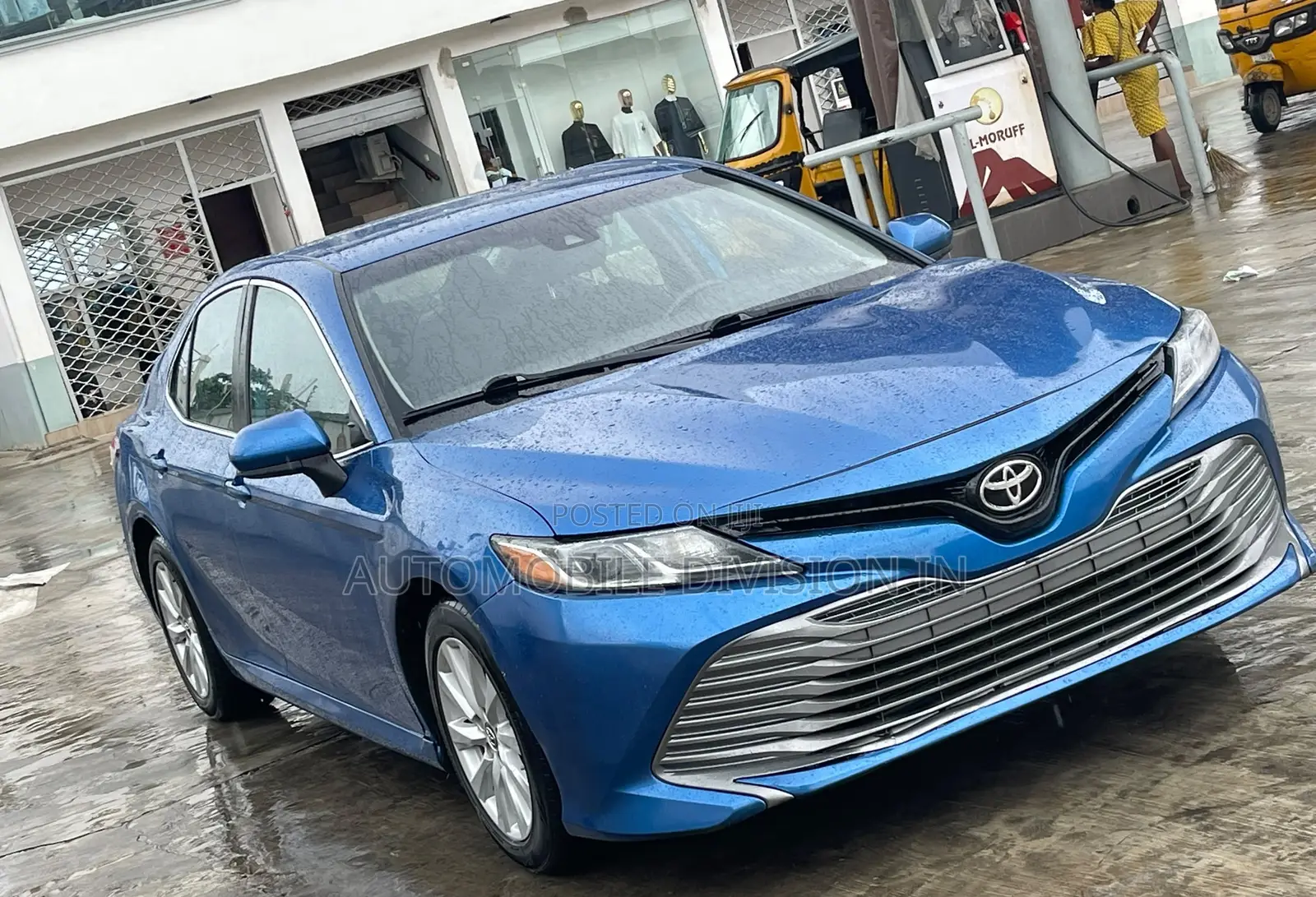 Toyota Camry LE (2.5L 4cyl 8A) 2019 Blue