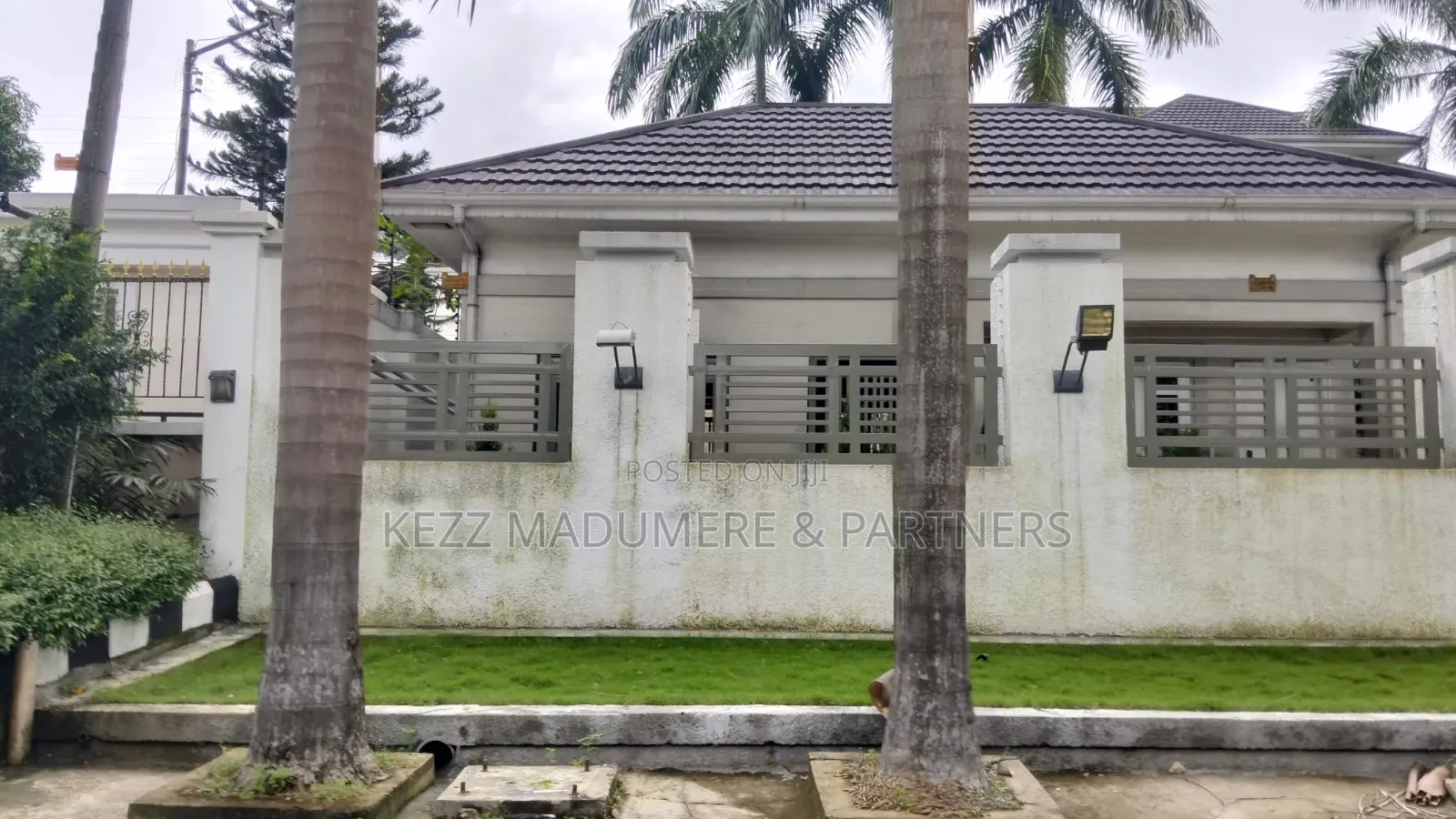 7bdrm Duplex in Old Gra , Port for sale