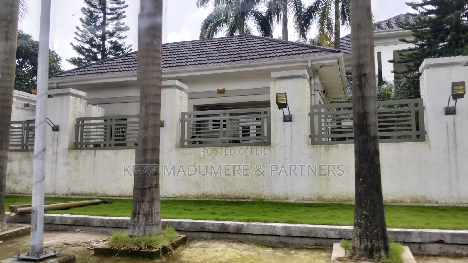 7bdrm Duplex in Old Gra , Port for sale