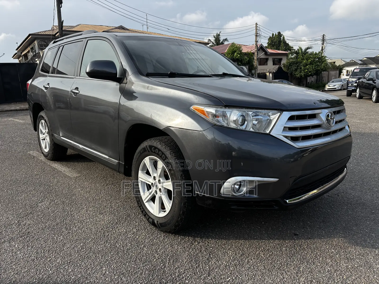 Toyota Highlander SE 3.5L 4WD 2013 Gray