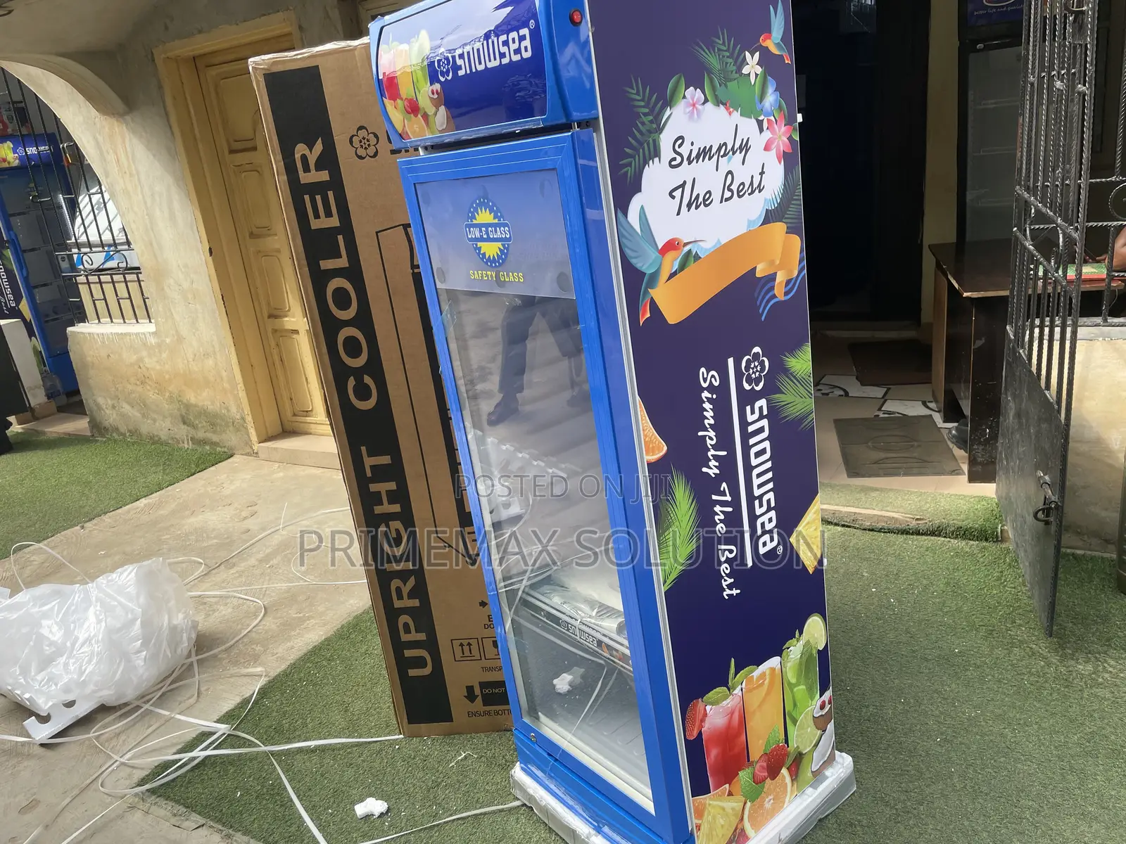 Snowsea Vertical Showcase Cooler Lc-300w– 258L Capacity