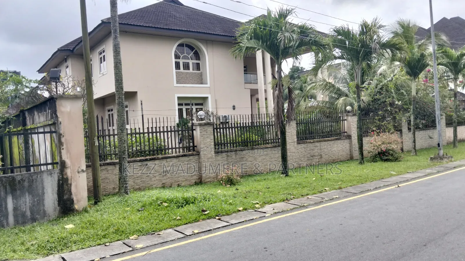 6bdrm Duplex in Old Gra , Port for sale