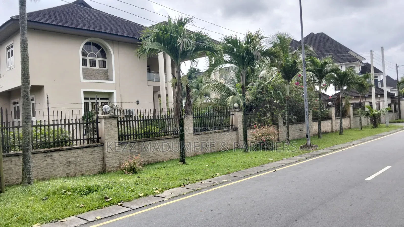 6bdrm Duplex in Old Gra , Port for sale
