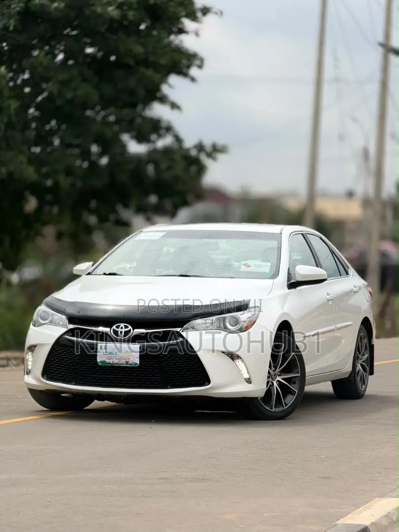 Toyota Camry XSE 4dr Sedan (2.5L 4cyl 6A) 2015 White