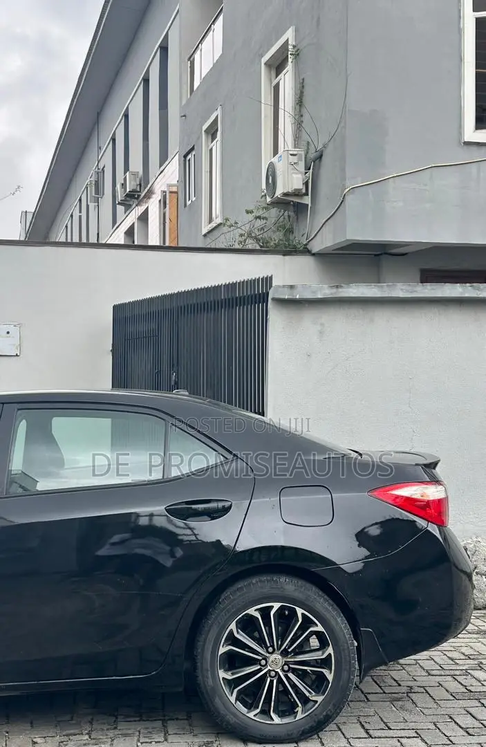 Toyota Corolla 2015 Black