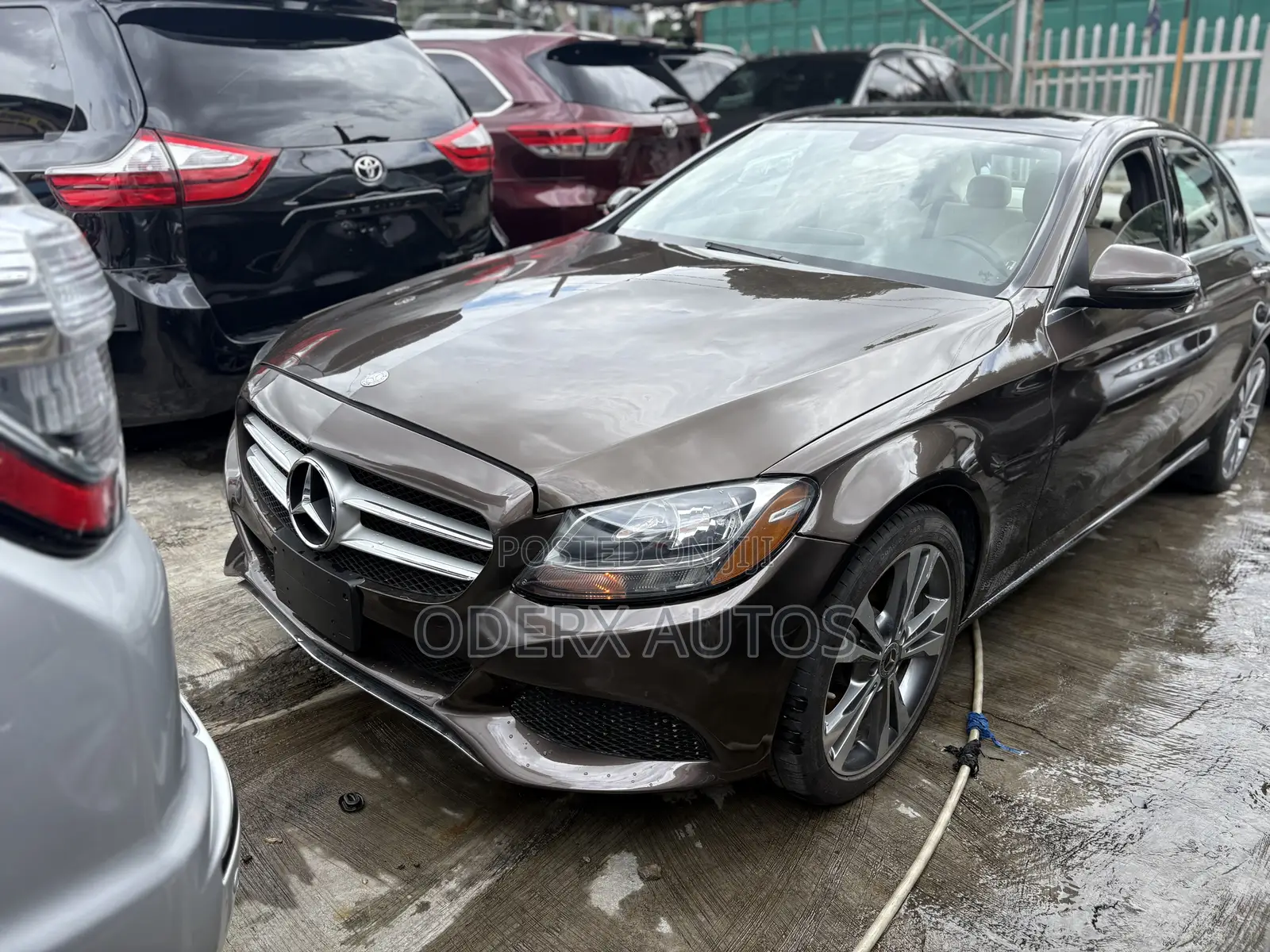 Mercedes-Benz C300 Luxury 4matic Sedan AWD (2.0L 4cyl 7A) 2017 Brown
