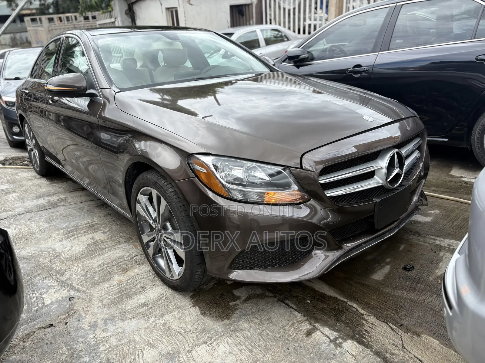 Mercedes-Benz C300 Luxury 4matic Sedan AWD (2.0L 4cyl 7A) 2017 Brown