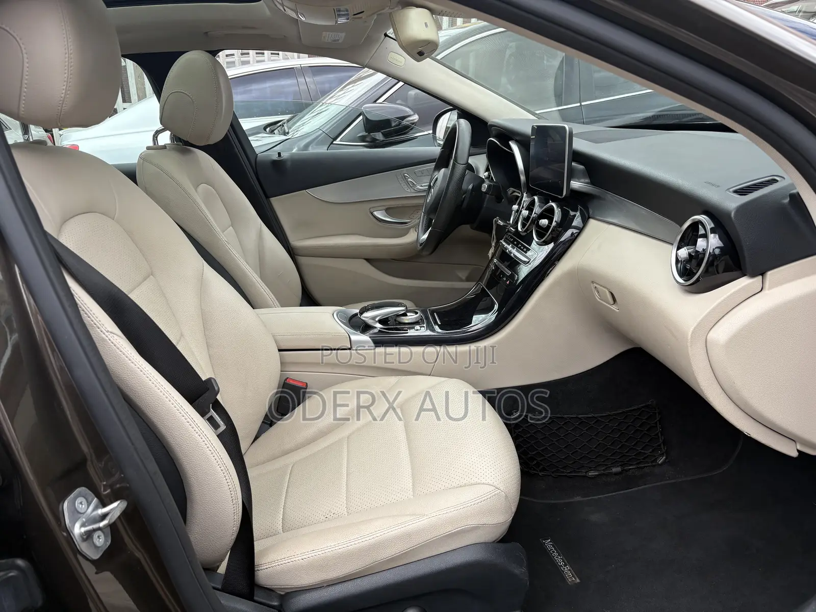Mercedes-Benz C300 Luxury 4matic Sedan AWD (2.0L 4cyl 7A) 2017 Brown