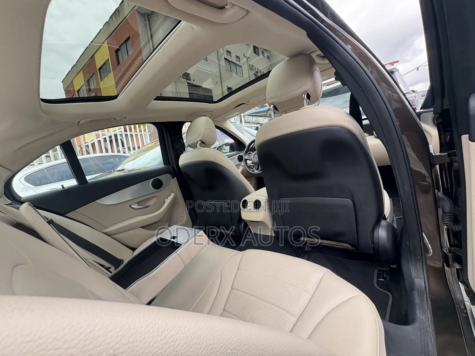 Mercedes-Benz C300 Luxury 4matic Sedan AWD (2.0L 4cyl 7A) 2017 Brown