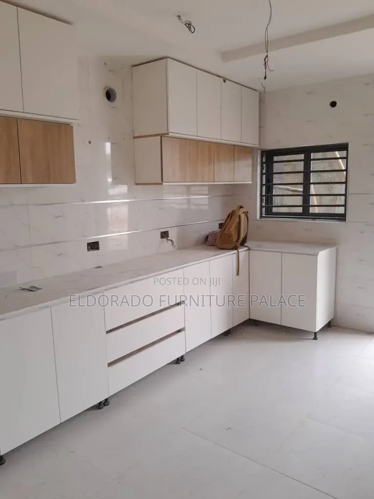 Quality Strong Wood/Board Kitchen Cabinets