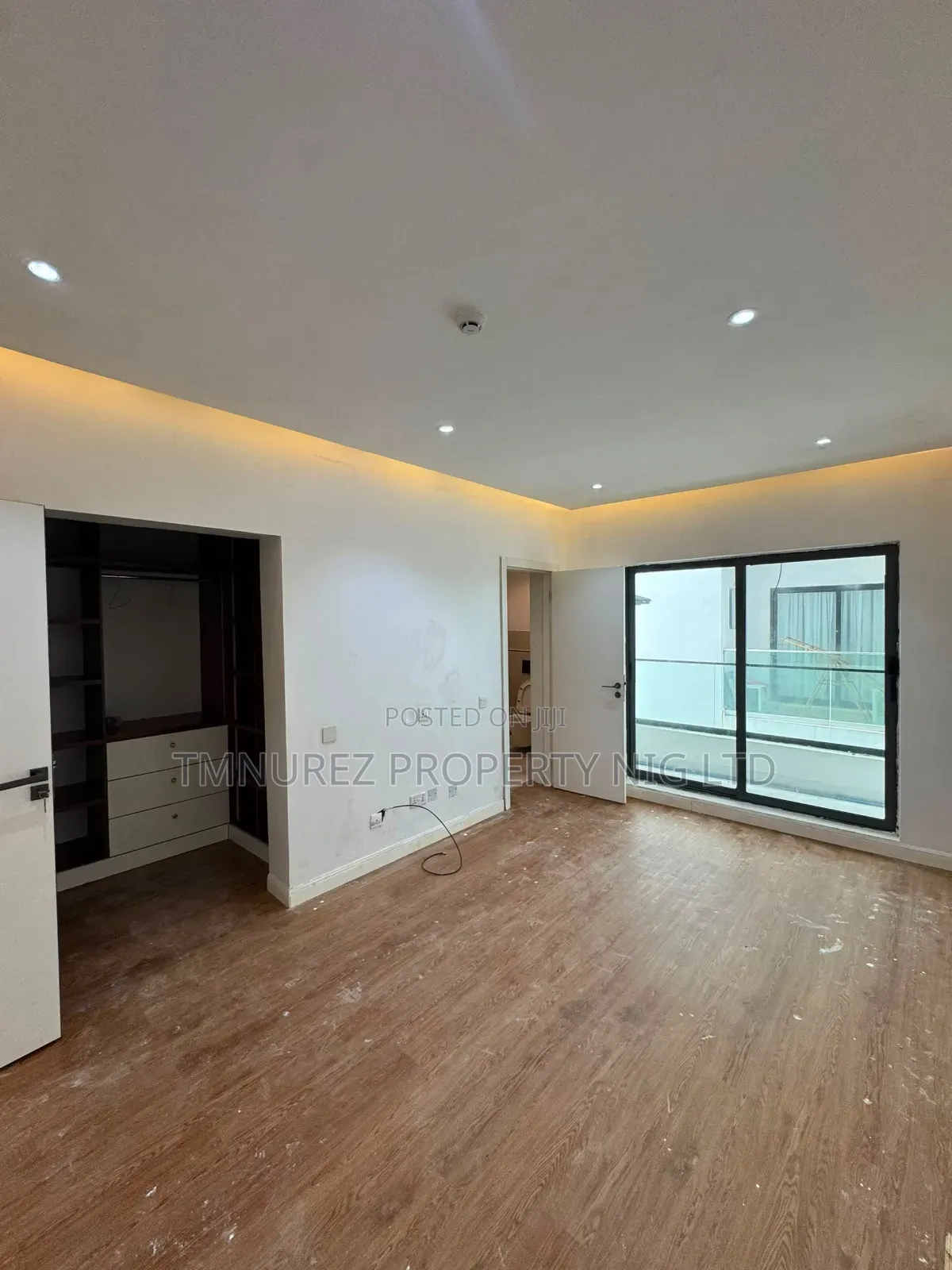 2bdrm Apartment in Lekki Phase 1 for rent