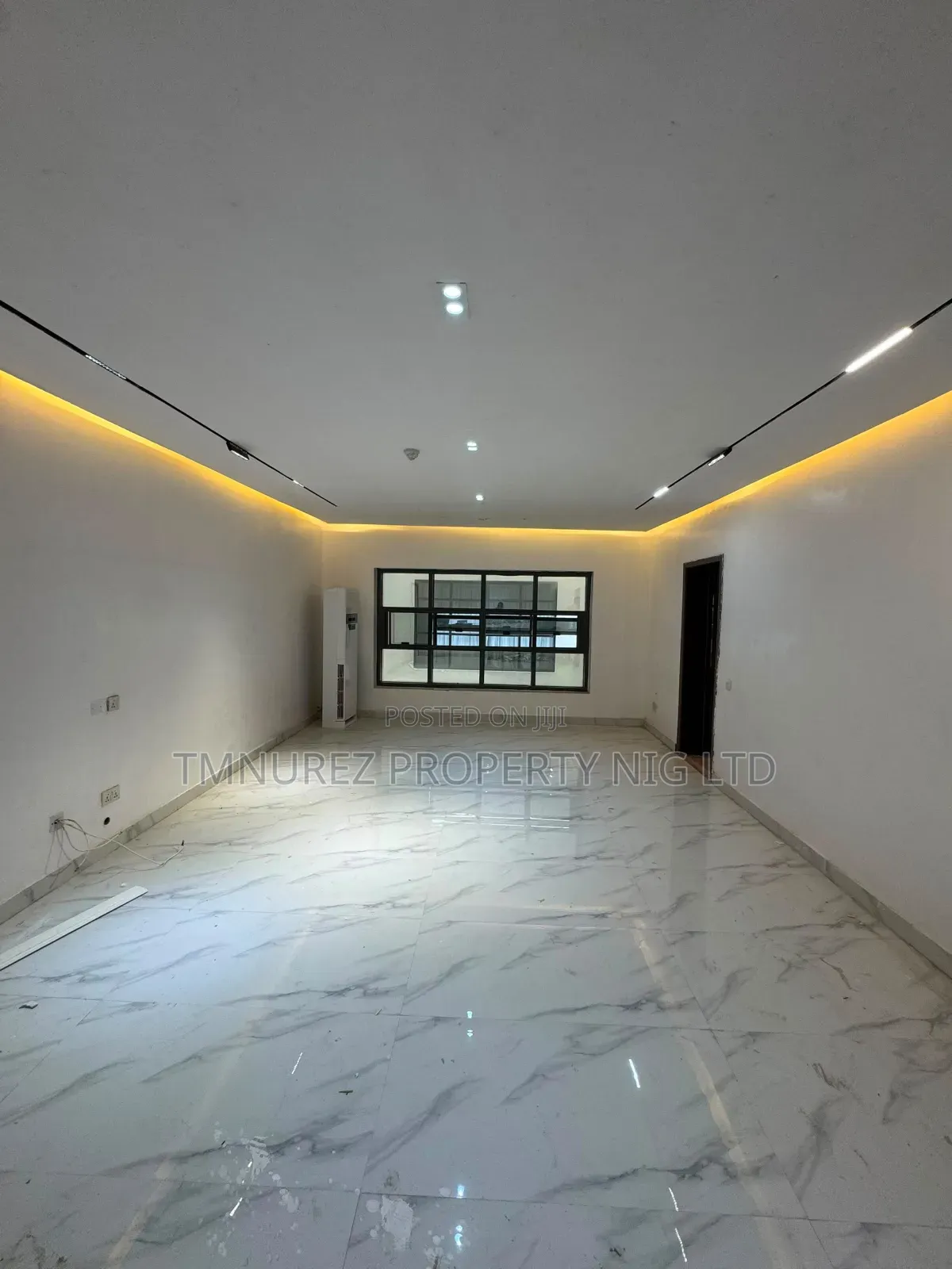 2bdrm Apartment in Lekki Phase 1 for rent