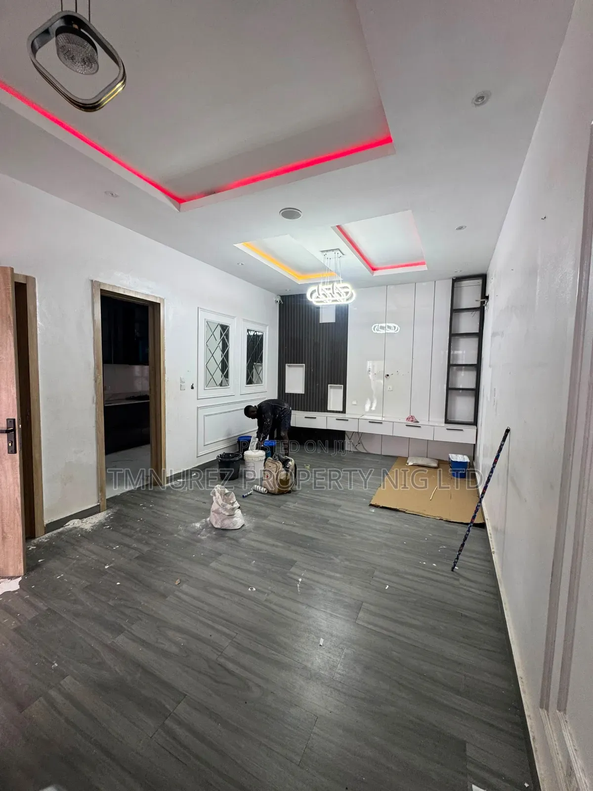 3bdrm Duplex in Chevron for rent