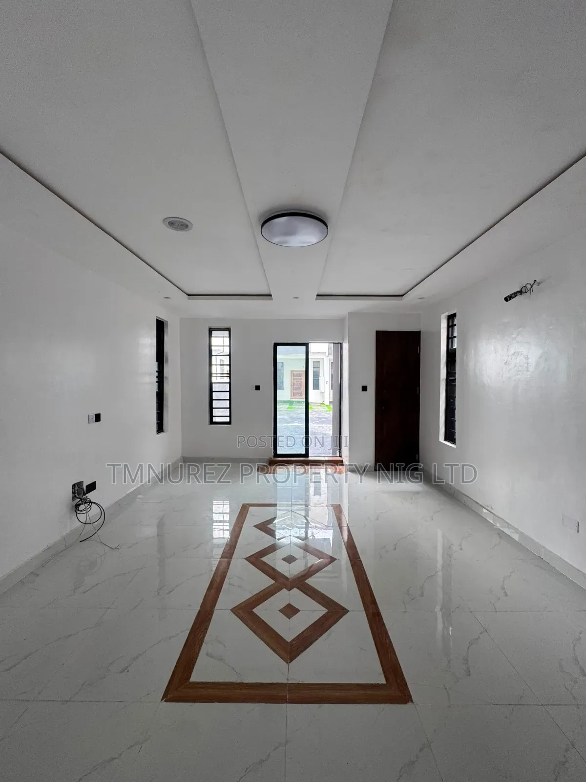 2bdrm Apartment in Chevron for rent