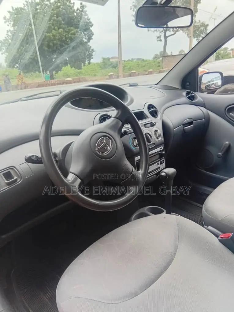 Toyota Echo Sedan 2005 Gray