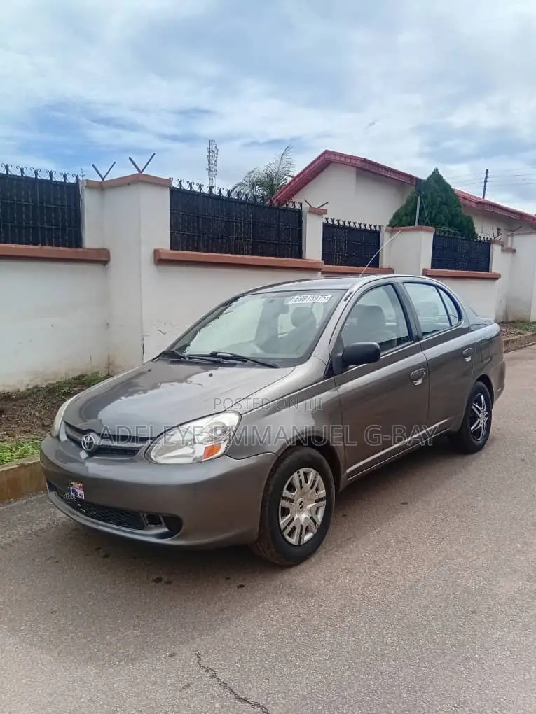 Toyota Echo Sedan 2005 Gray