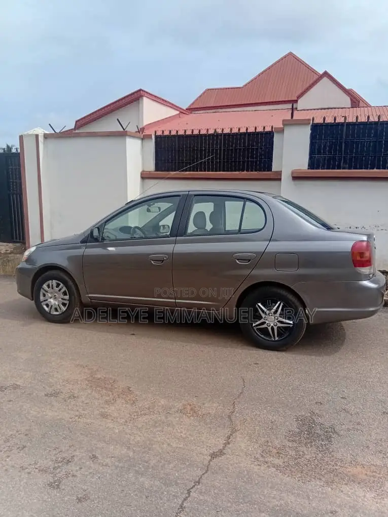 Toyota Echo Sedan 2005 Gray
