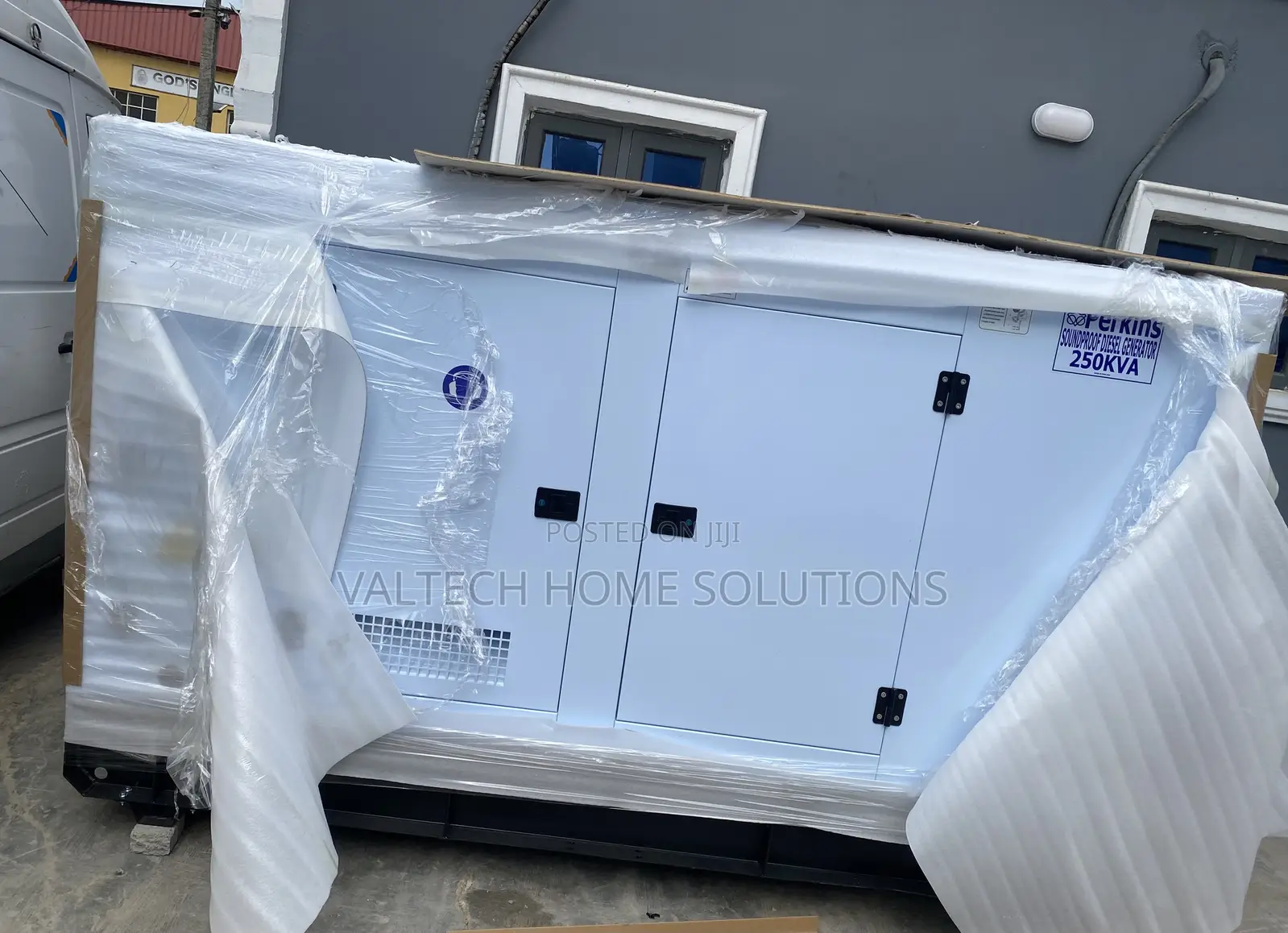 UK Perkins 250KVA Soundproof Generator – High Performance