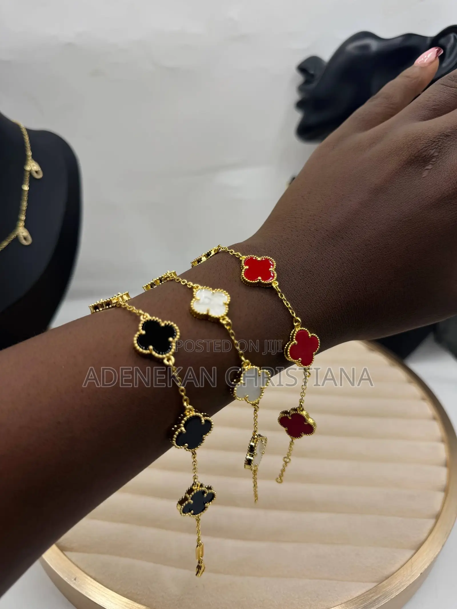 Original VCA Bracelet With 750 Stamp