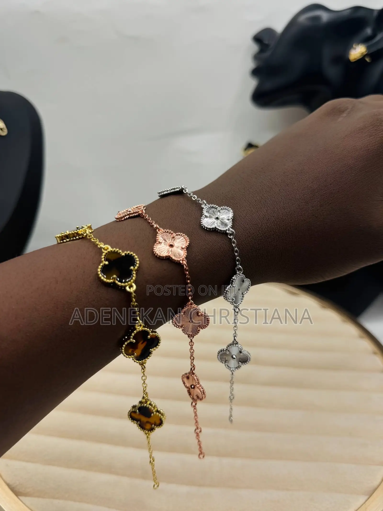 Original VCA Bracelet With 750 Stamp
