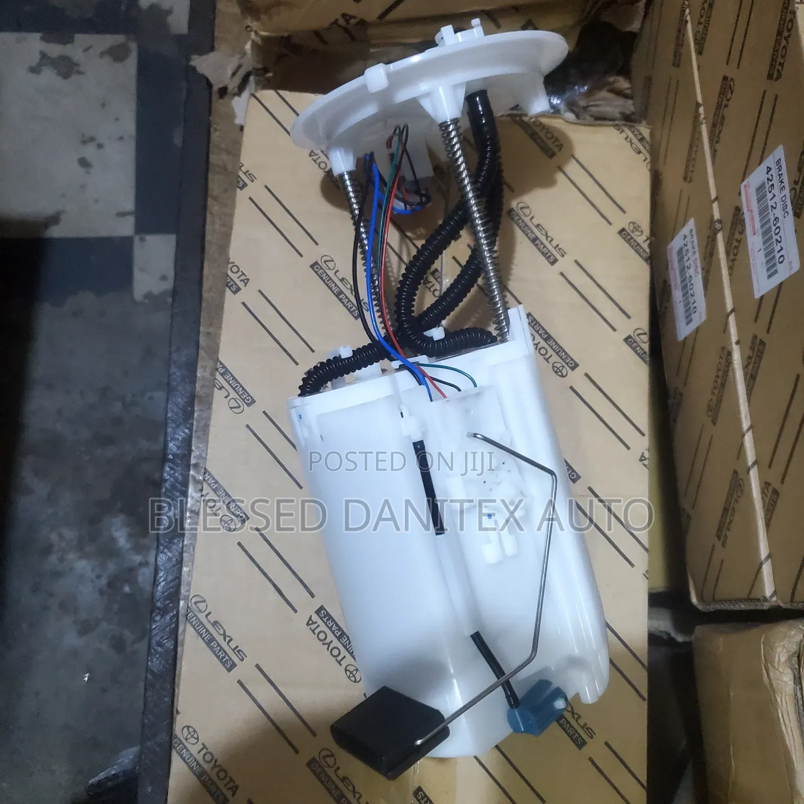 Original Complete Fuel Pump for Toyota Hilux 2015 / 2023