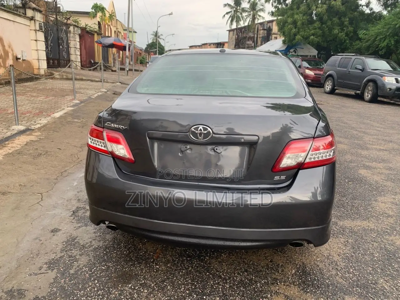 Toyota Camry SE 4dr Sedan (2.5L 4cyl 6AM) 2010 Gray