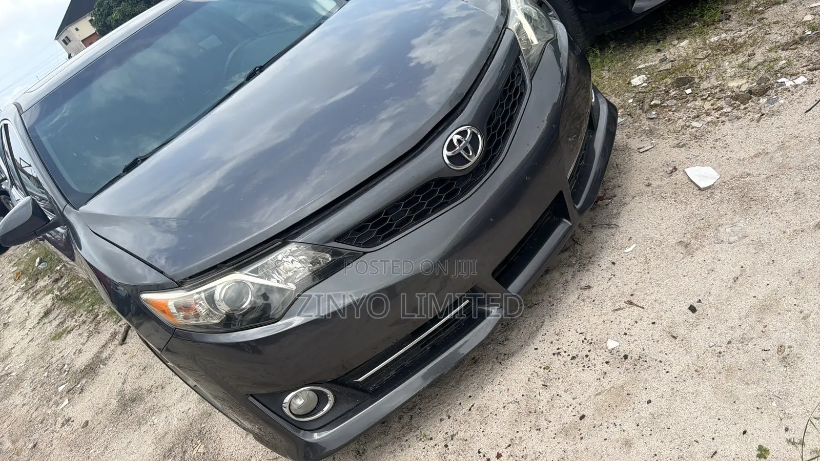Toyota Camry SE 4dr Sedan (2.5L 4cyl 6A) 2013 Gray