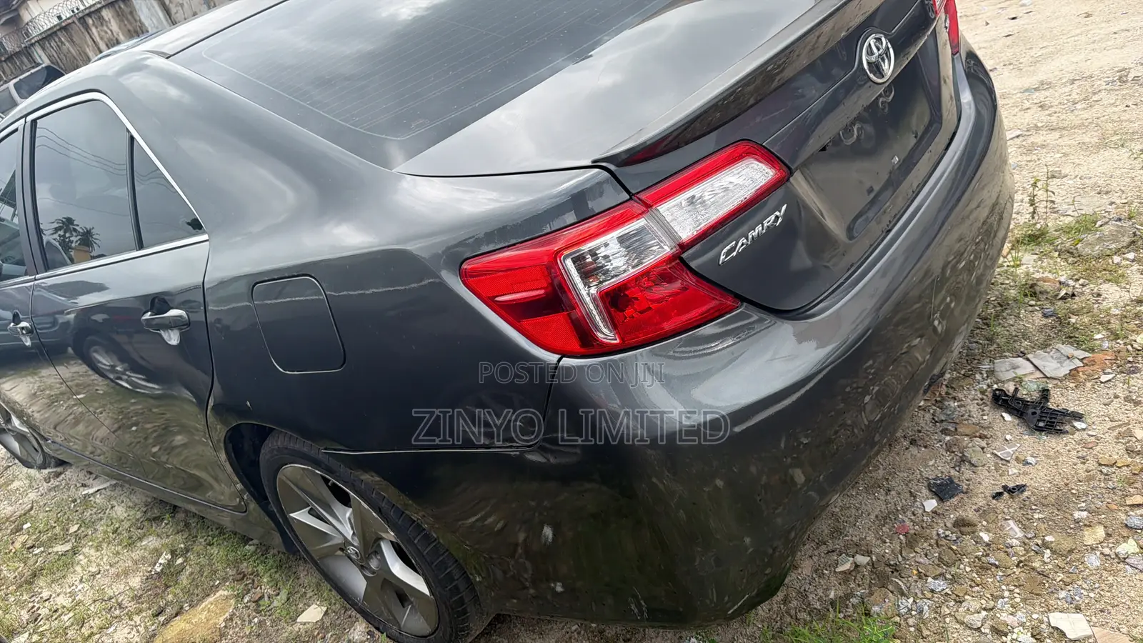 Toyota Camry SE 4dr Sedan (2.5L 4cyl 6A) 2013 Gray