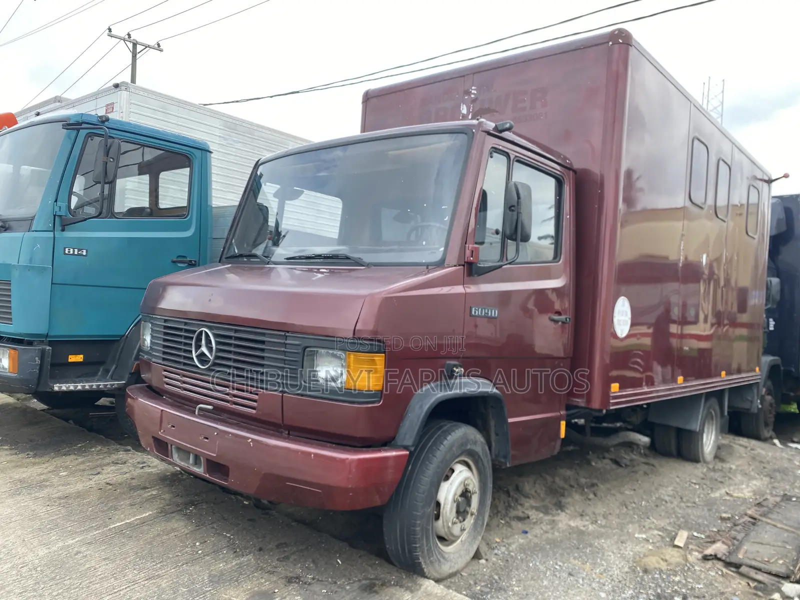 Mecedece 609D Cargo Truck