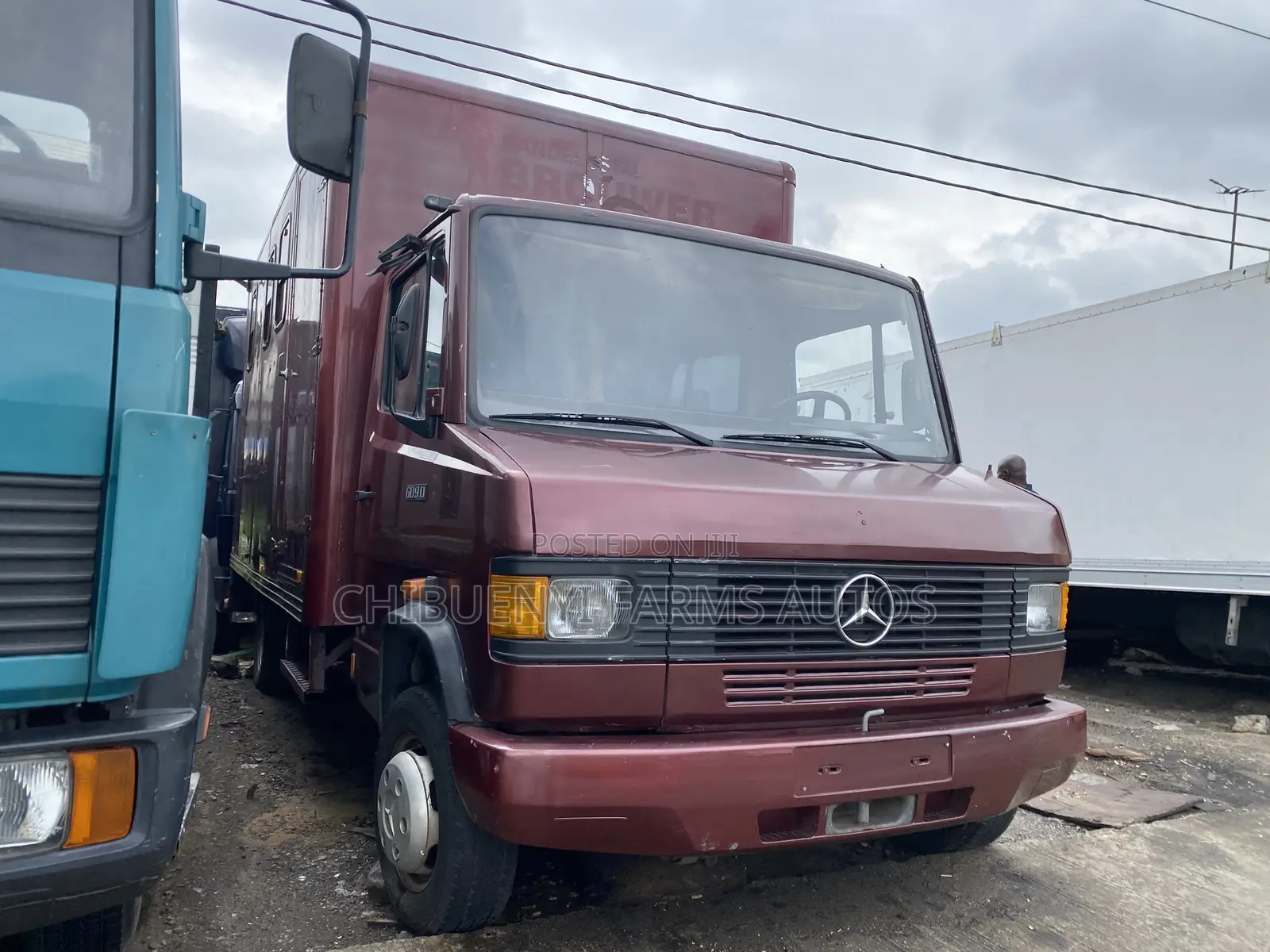Mecedece 609D Cargo Truck