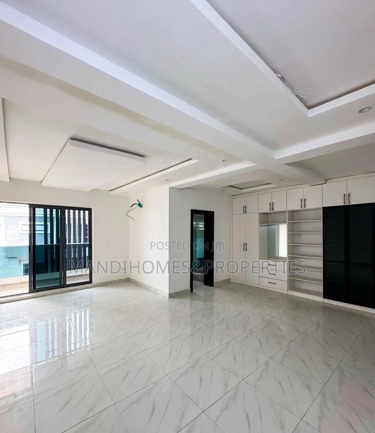 4bdrm Townhouse/Terrace in Lekki Phase 1 for sale