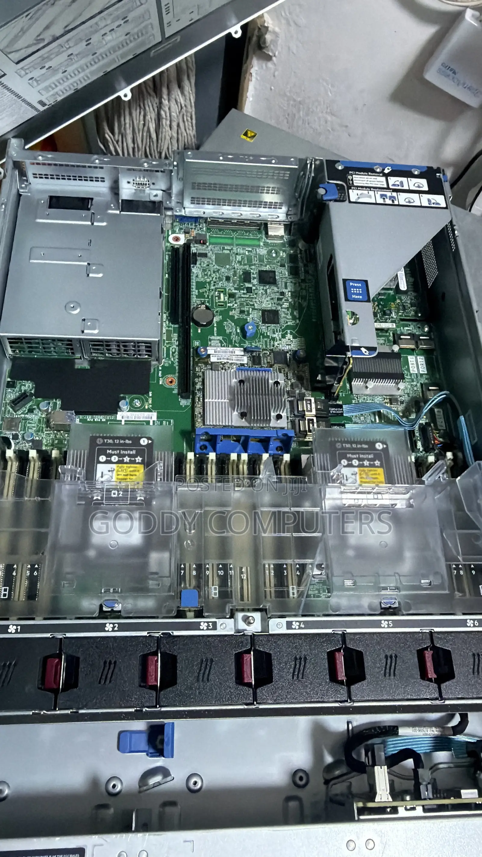 Server HP ProLiant DL380 Gen10 32GB Intel Xeon HDD 2T