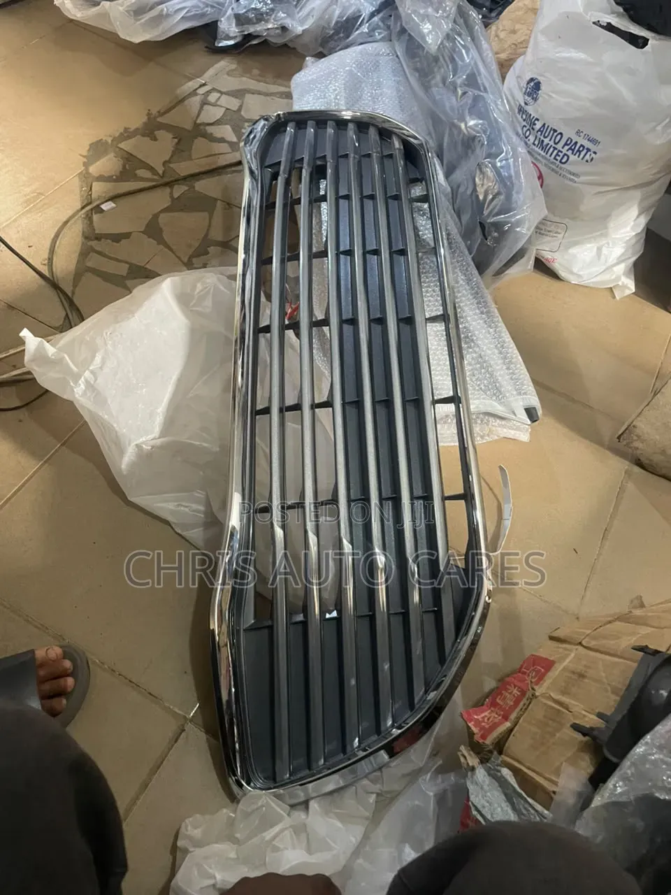 Toyota Avalon Down Grill