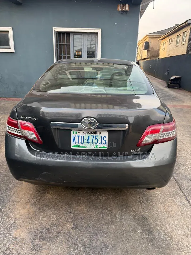 Toyota Camry 2010 Gray