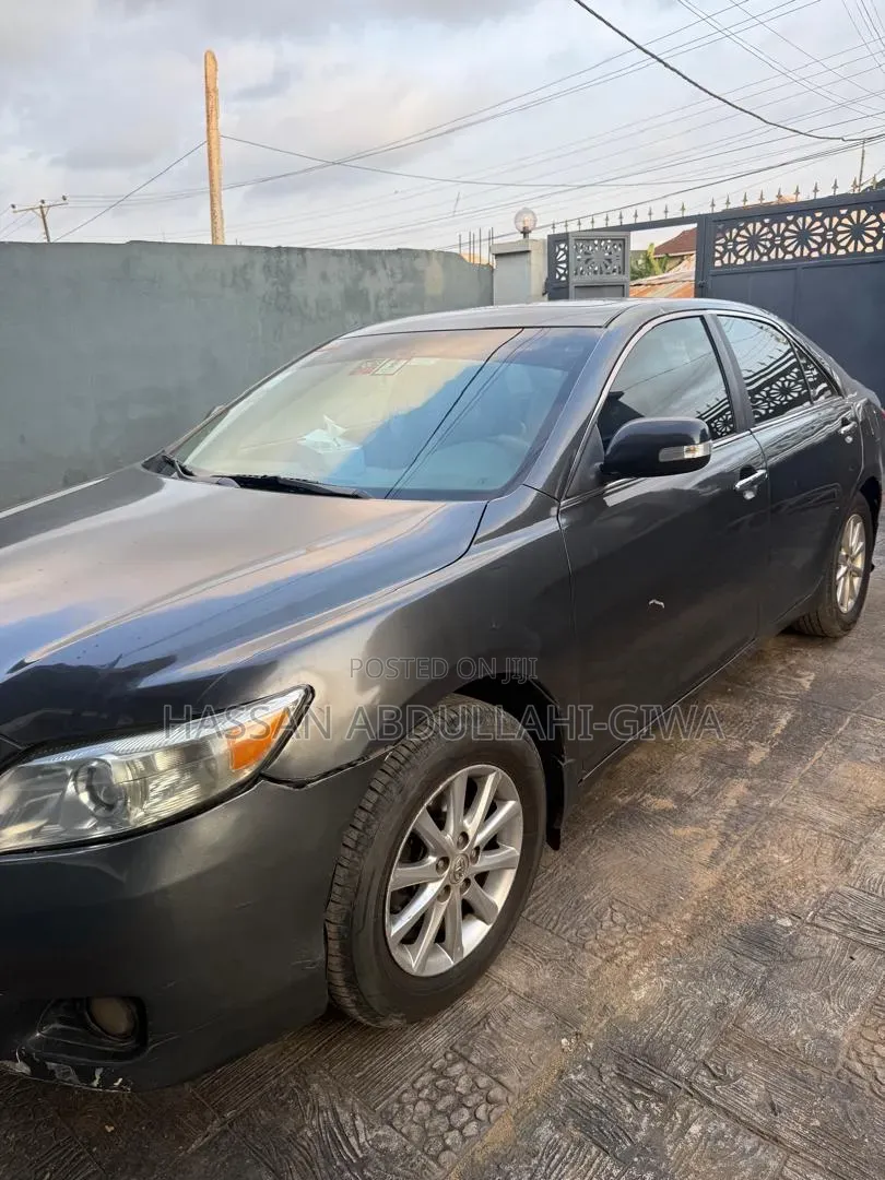 Toyota Camry 2010 Gray