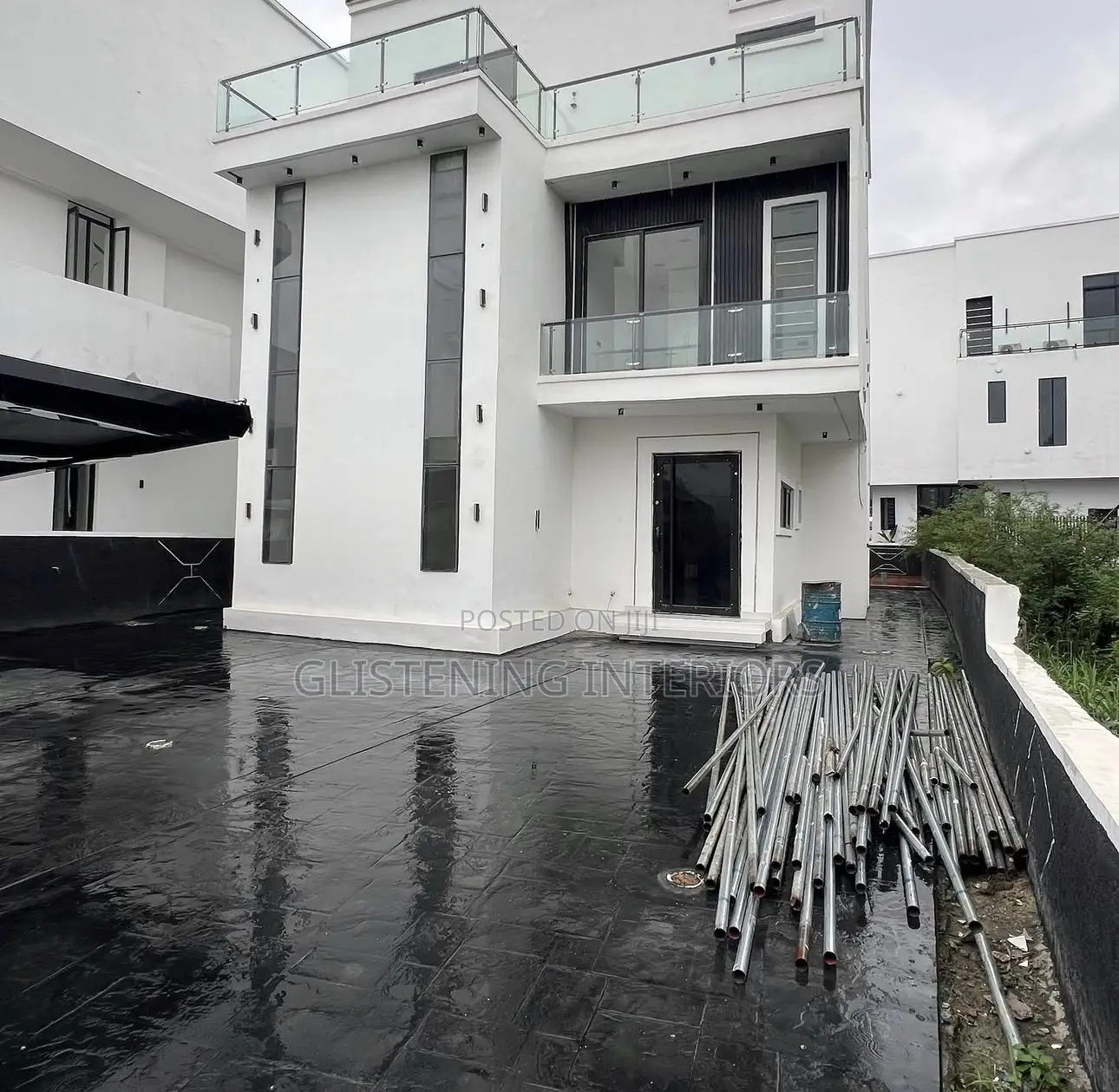 Balcony Railing With a 10m Tempered Plain Glass