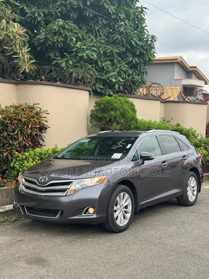 Toyota Venza XLE 4dr Wagon AWD (2.7L 4cyl 6A) 2015 Gray