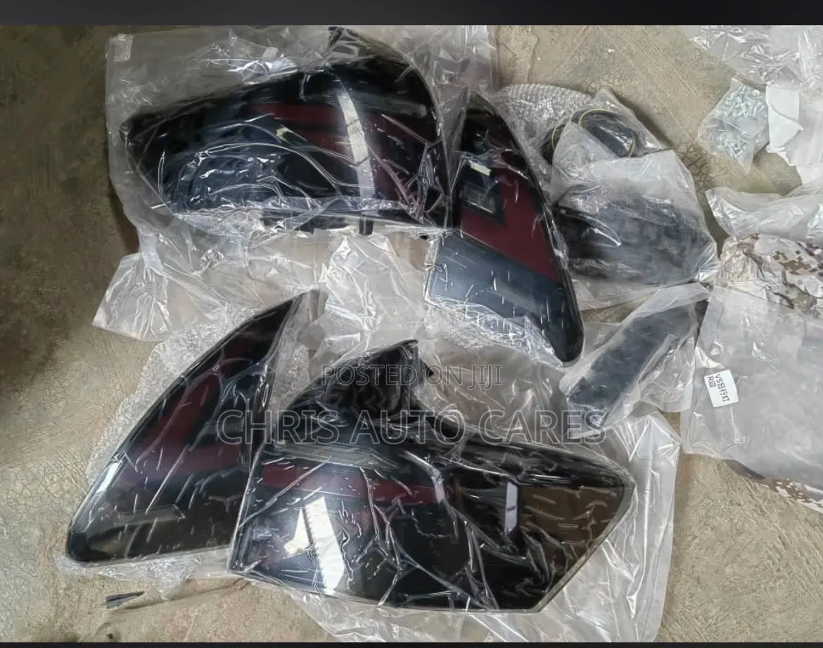 Headlamp and Rear Light for Venza