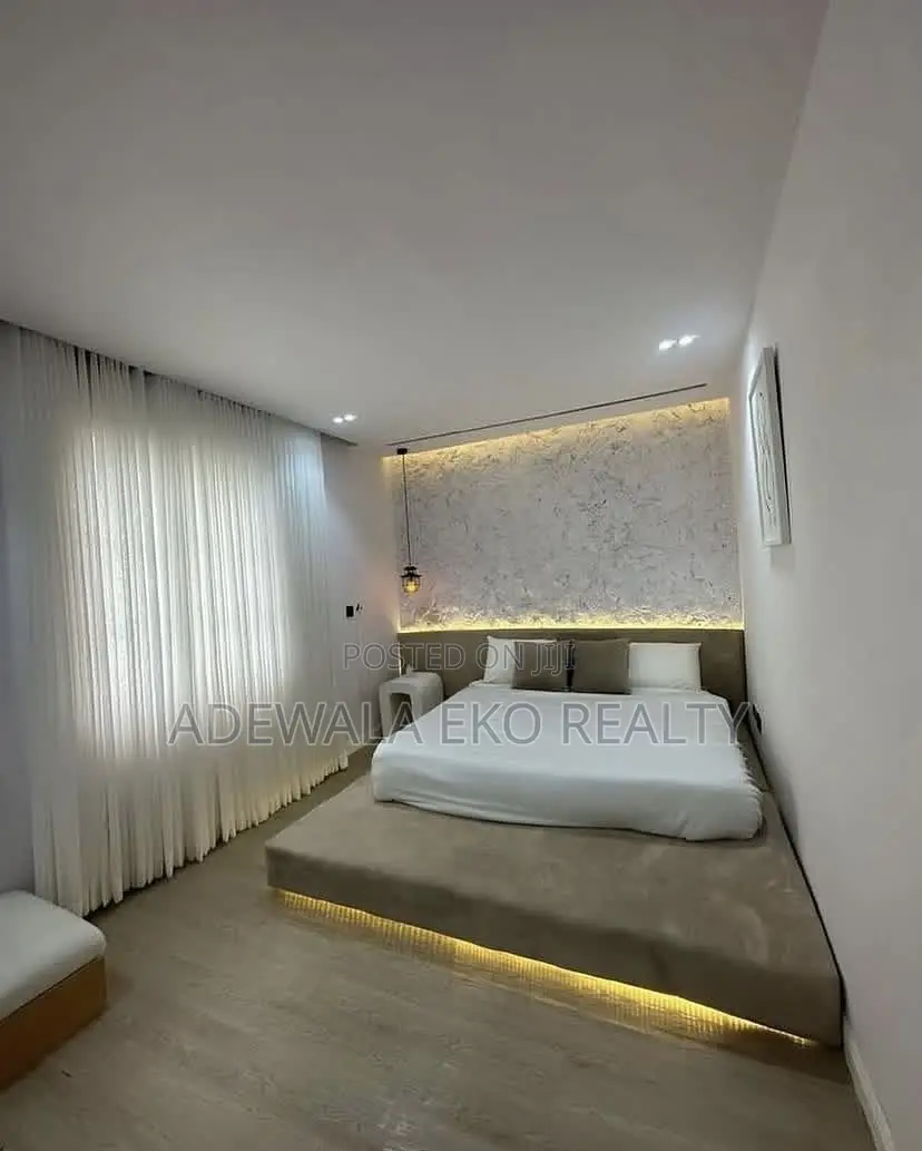 Luxury 1Bedroom Smart Home|Lekki Phase1 - 24/7 Power WiFi